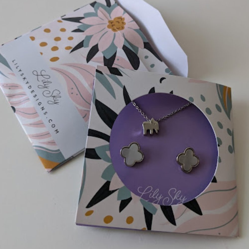 NWT Lily Sky Elephant Necklace and Earring Set